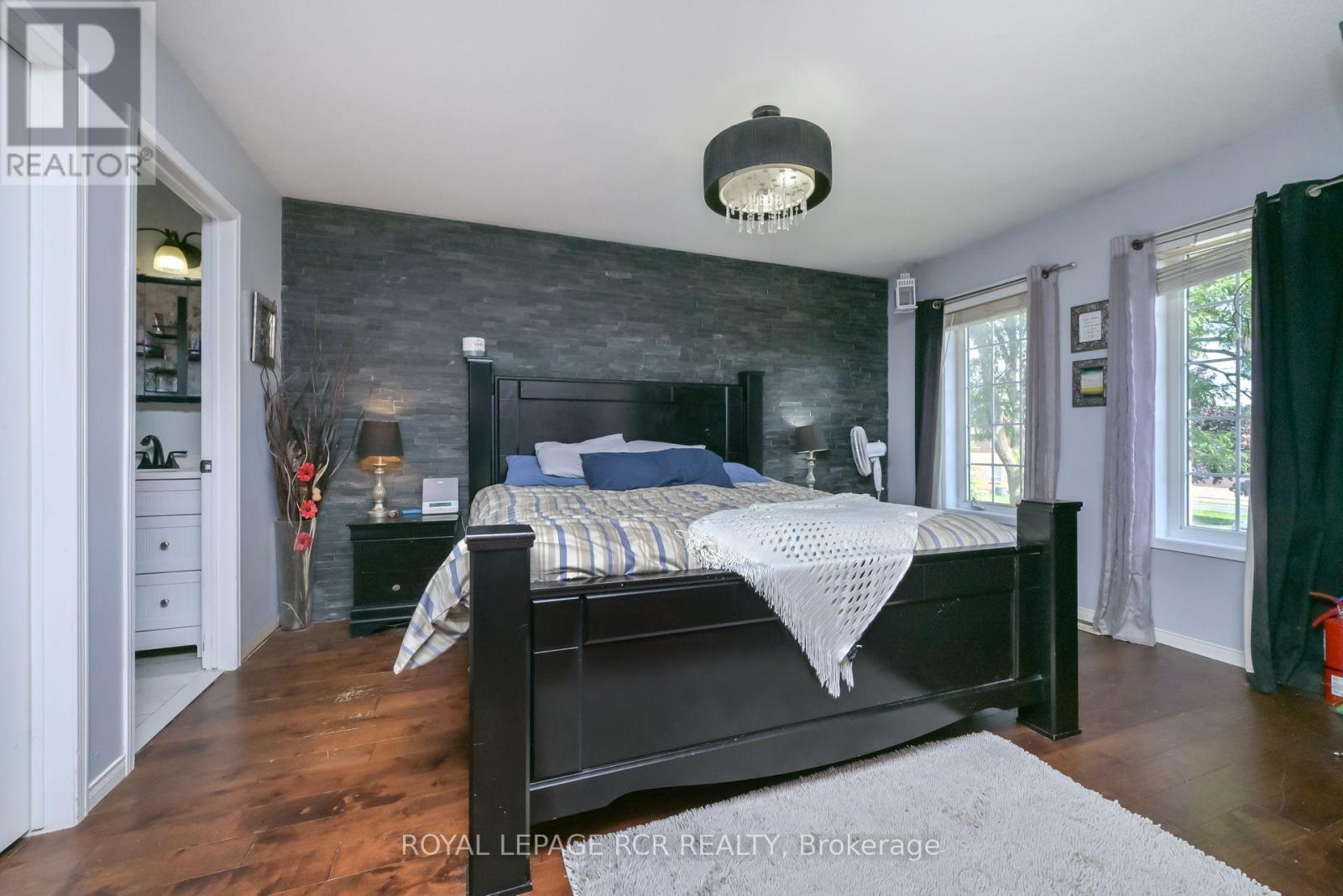 22 Coburn Crescent, New Tecumseth, Ontario  L0G 1A0 - Photo 18 - N12395361