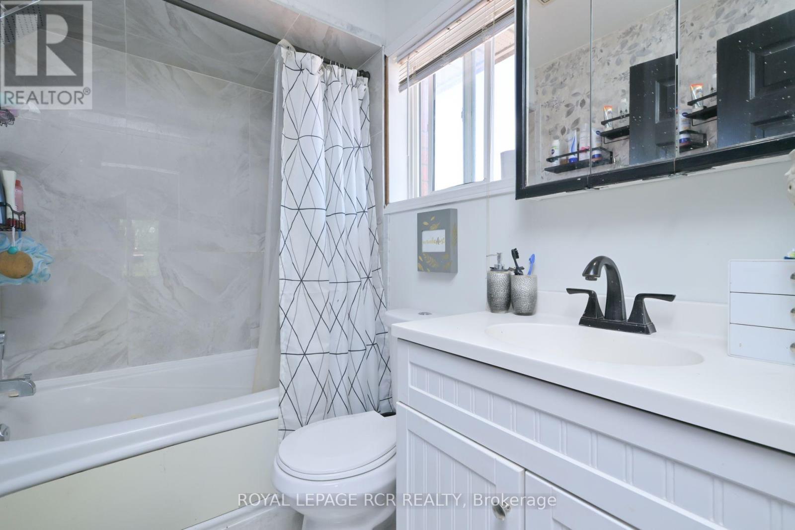 22 Coburn Crescent, New Tecumseth, Ontario  L0G 1A0 - Photo 20 - N12395361