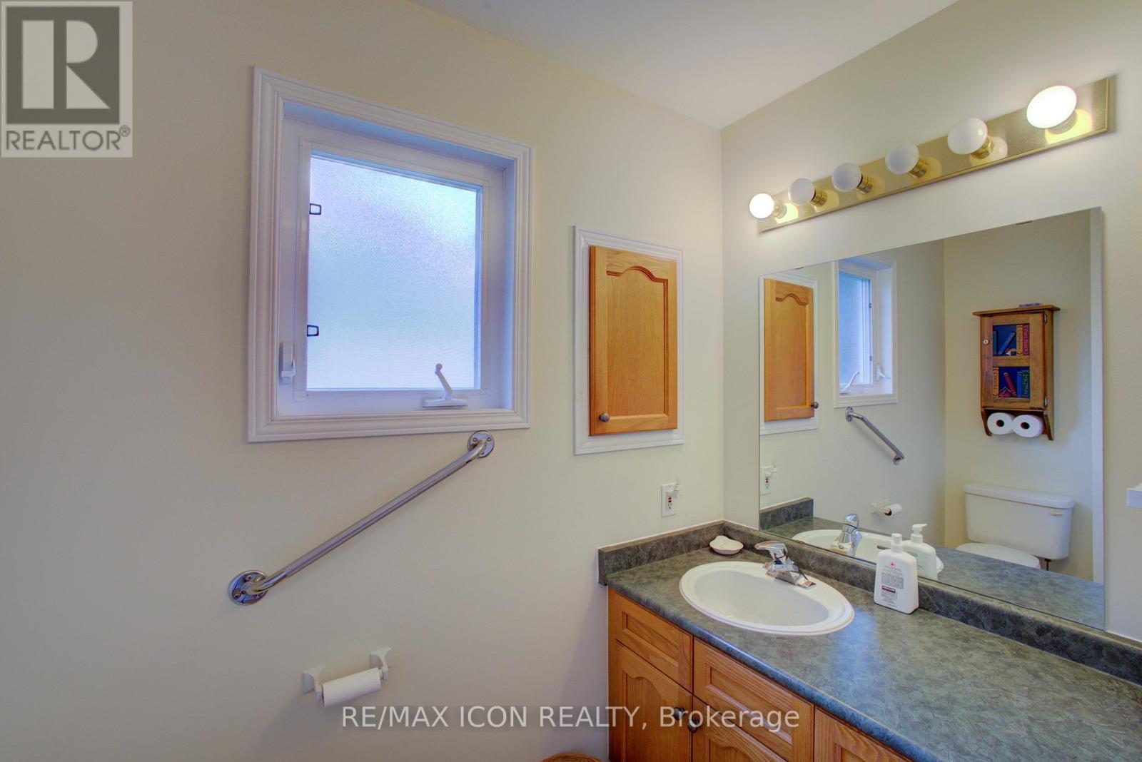 54 Springwood Crescent, Gravenhurst (Muskoka (S)), Ontario  P1P 1Y8 - Photo 34 - X12395201