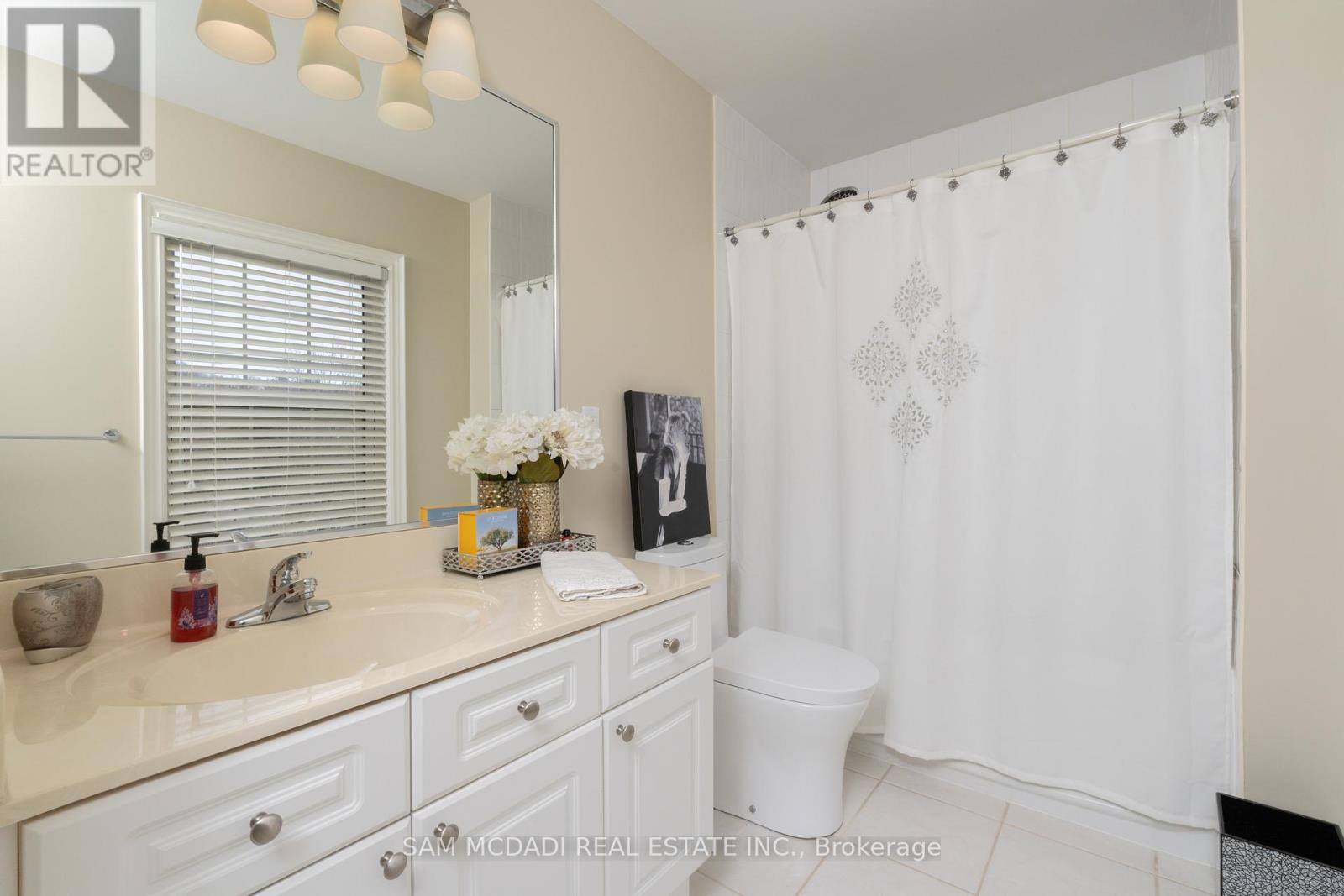 3248 Barchester Court, Mississauga (Erin Mills), Ontario  L5L 5Z1 - Photo 20 - W12395241