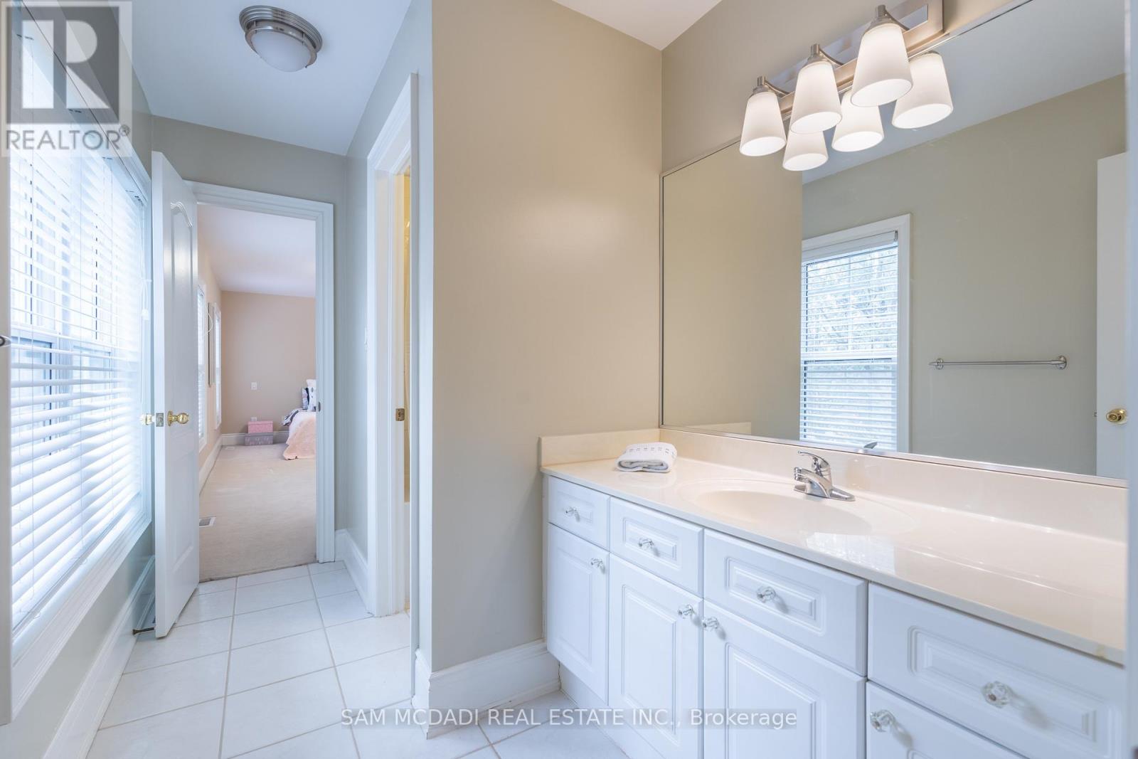 3248 Barchester Court, Mississauga (Erin Mills), Ontario  L5L 5Z1 - Photo 23 - W12395241