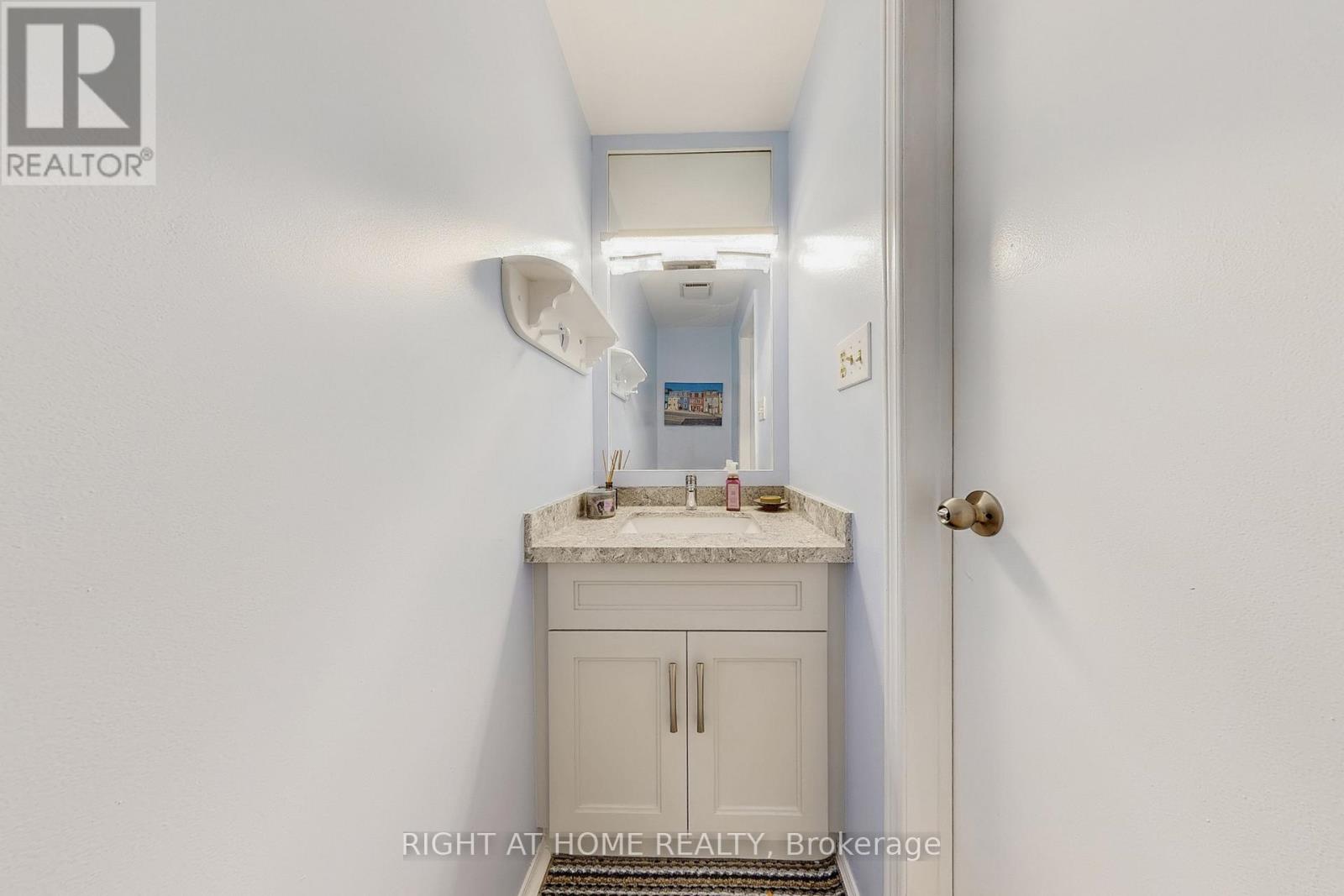 23 Nutmeg Street, Brampton, Ontario  L6S 4A7 - Photo 12 - W12395315