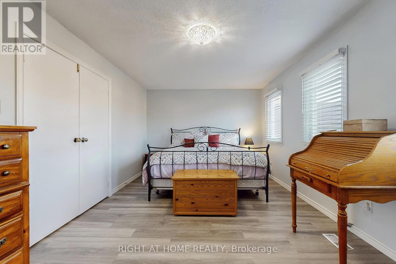 23 Nutmeg Street, Brampton, Ontario  L6S 4A7 - Photo 14 - W12395315
