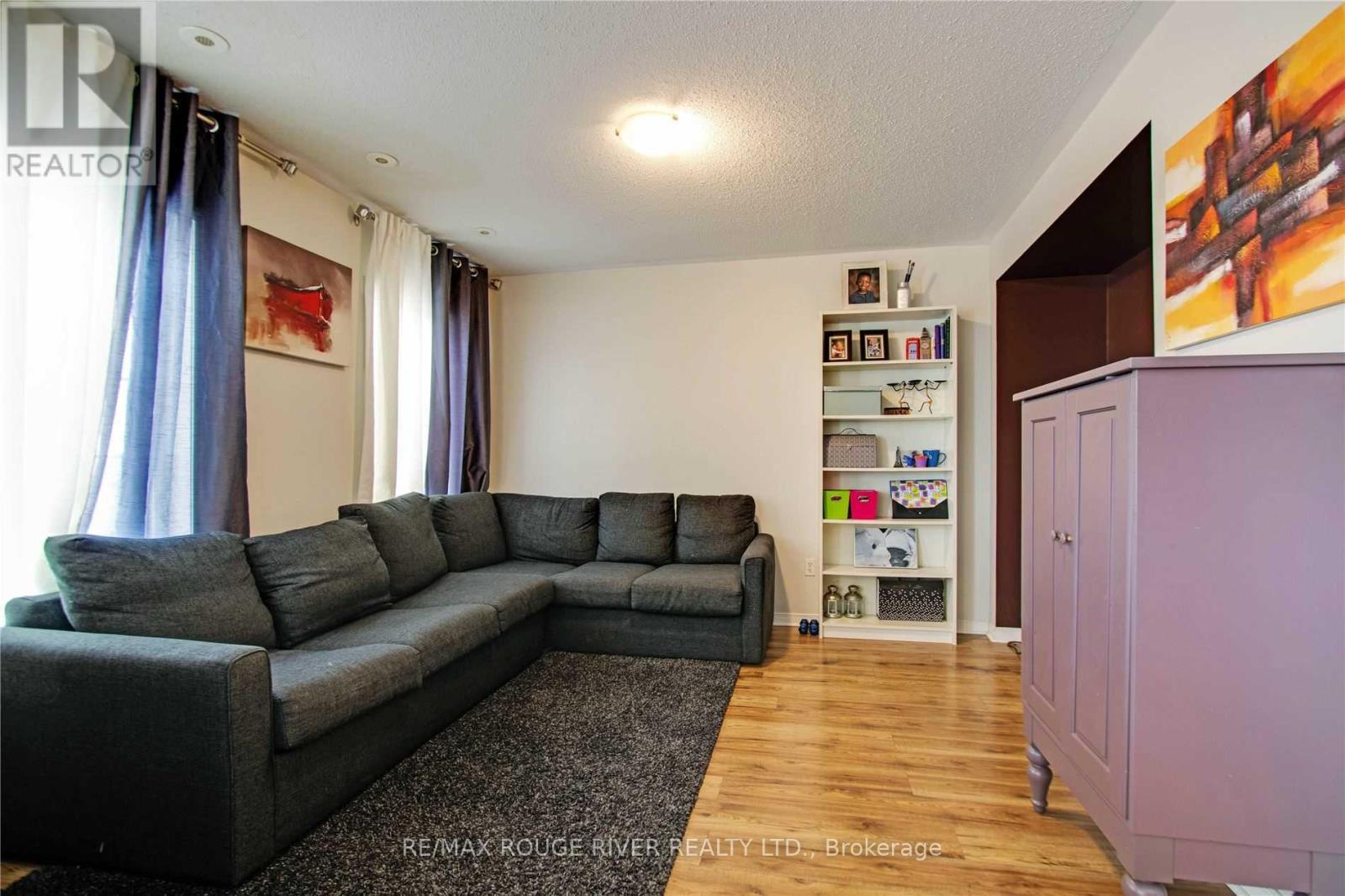 6 - 3025 Elmcreek Road, Mississauga, Ontario  L5B 0B6 - Photo 3 - W12395325
