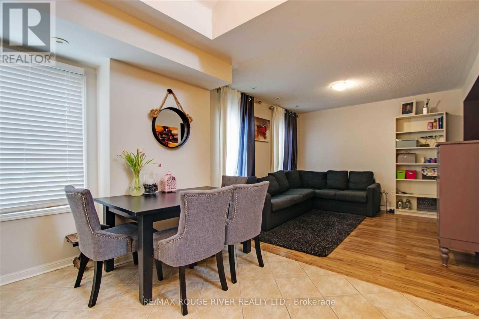 6 - 3025 Elmcreek Road, Mississauga, Ontario  L5B 0B6 - Photo 4 - W12395325