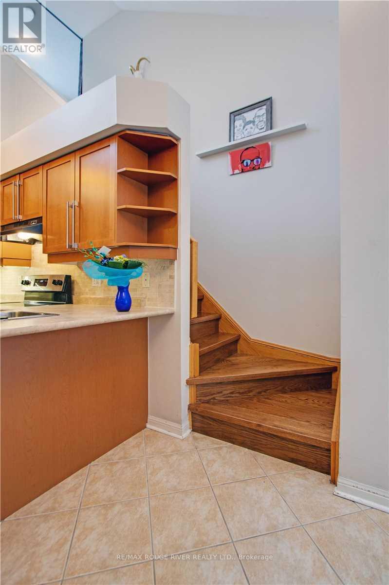 6 - 3025 Elmcreek Road, Mississauga, Ontario  L5B 0B6 - Photo 9 - W12395325