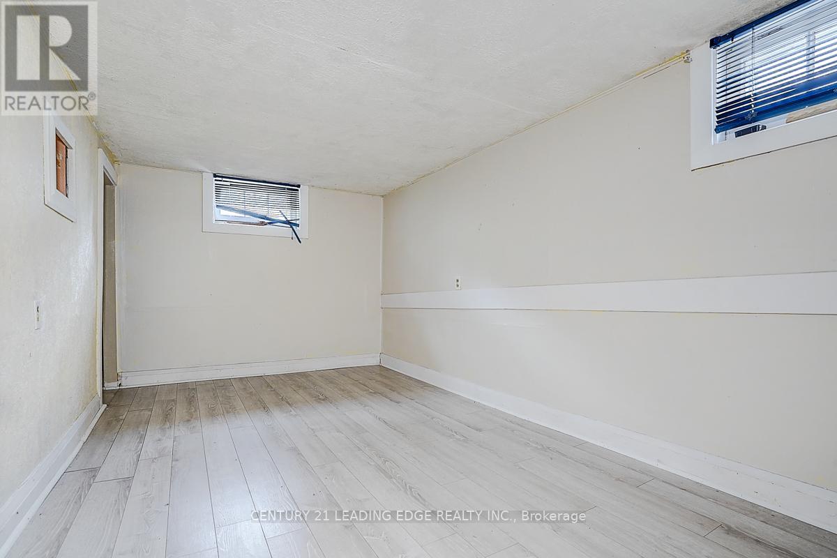 1173 Islington Avenue E, Toronto (Stonegate-Queensway), Ontario  M8Z 4S8 - Photo 28 - W12395356