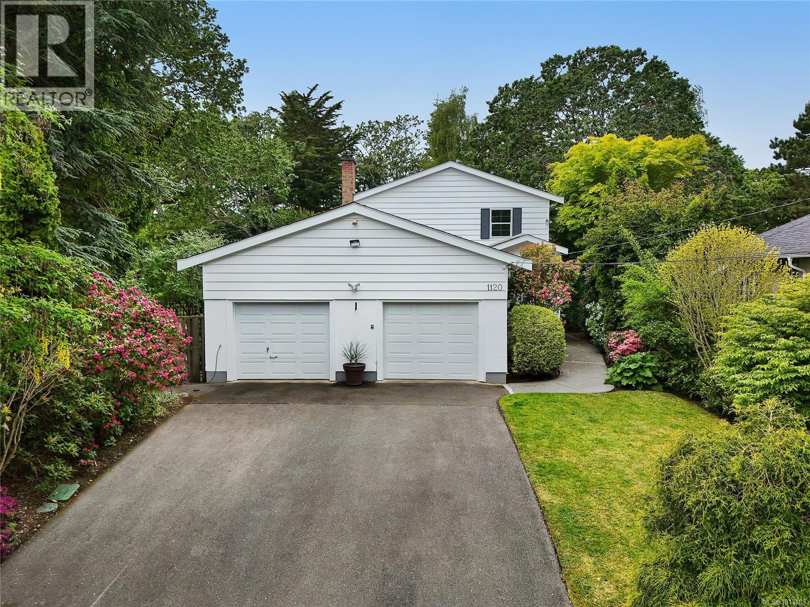 1120 St. Louis St, Oak Bay, British Columbia