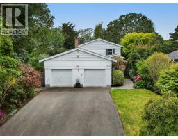 1120 St. Louis St South Oak Bay