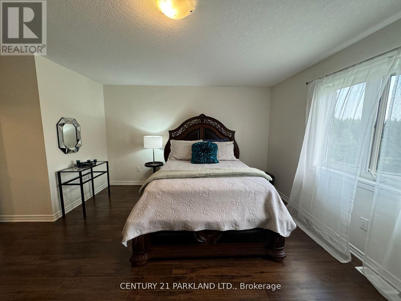 128 Berkshire Drive, Wellington North (Arthur), Ontario  N0G 1A0 - Photo 20 - X12395295