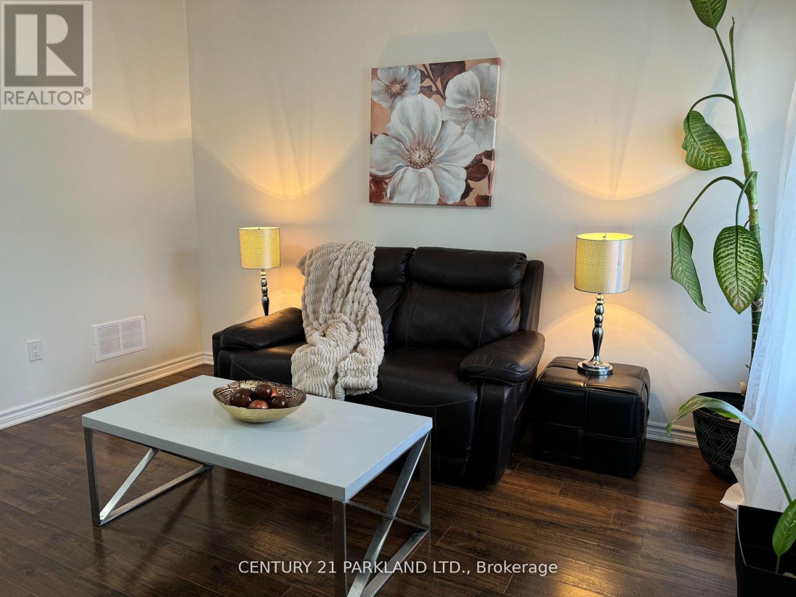 128 Berkshire Drive, Wellington North (Arthur), Ontario  N0G 1A0 - Photo 5 - X12395295