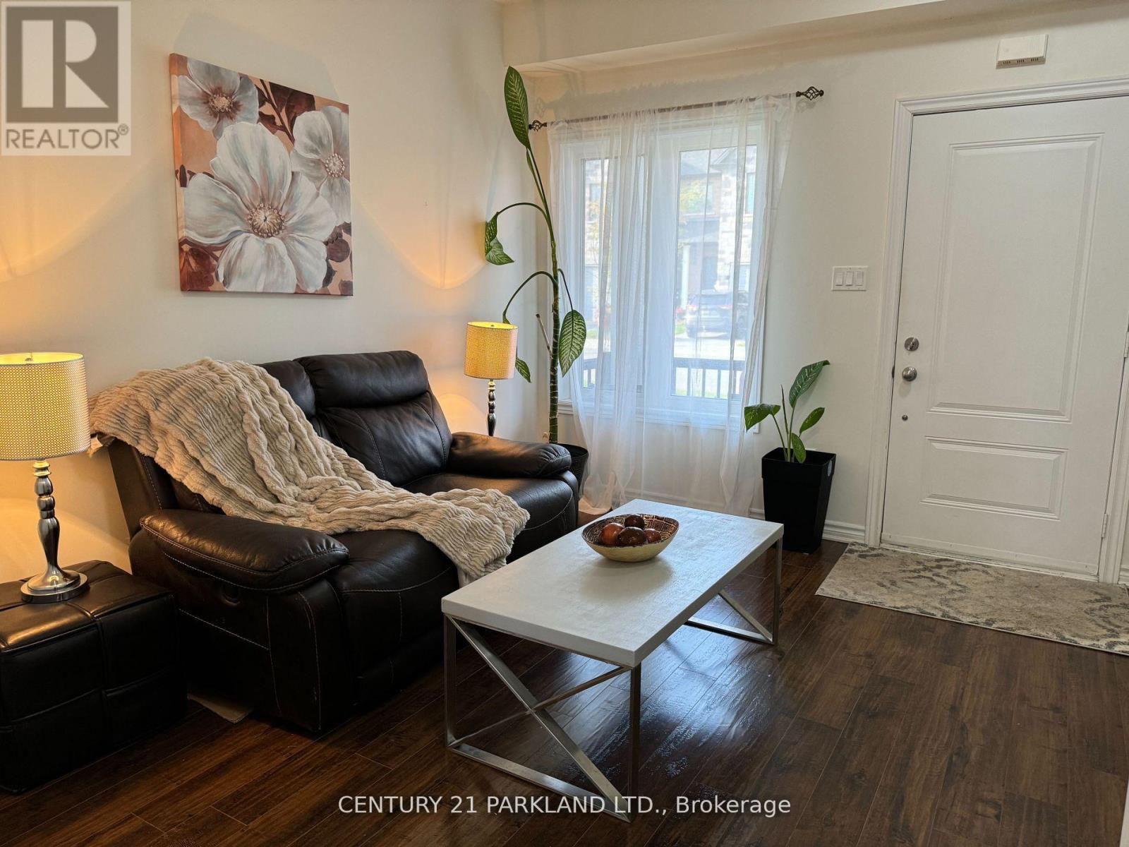 128 Berkshire Drive, Wellington North (Arthur), Ontario  N0G 1A0 - Photo 6 - X12395295