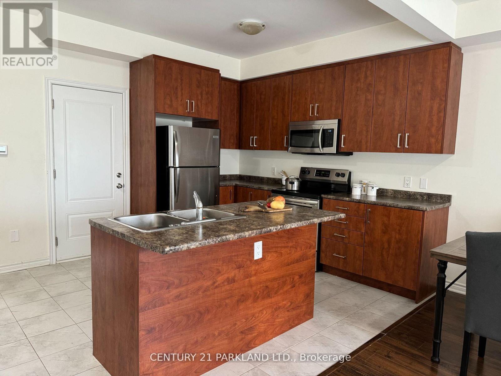 128 Berkshire Drive, Wellington North (Arthur), Ontario  N0G 1A0 - Photo 9 - X12395295