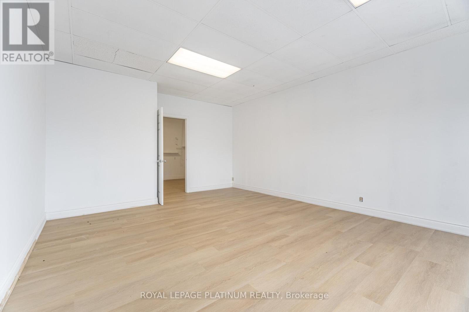 3 - 481 Dundas Street W, Belleville, Ontario  K8P 1B6 - Photo 10 - X12395301