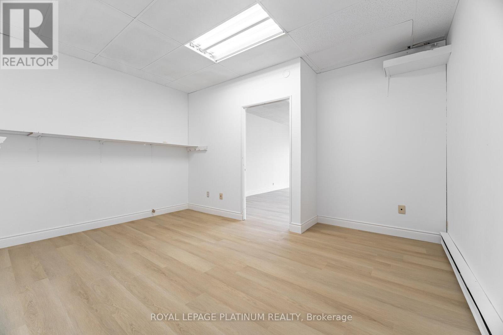 3 - 481 Dundas Street W, Belleville, Ontario  K8P 1B6 - Photo 11 - X12395301