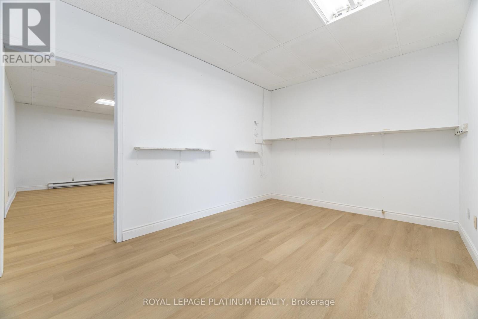 3 - 481 Dundas Street W, Belleville, Ontario  K8P 1B6 - Photo 12 - X12395301