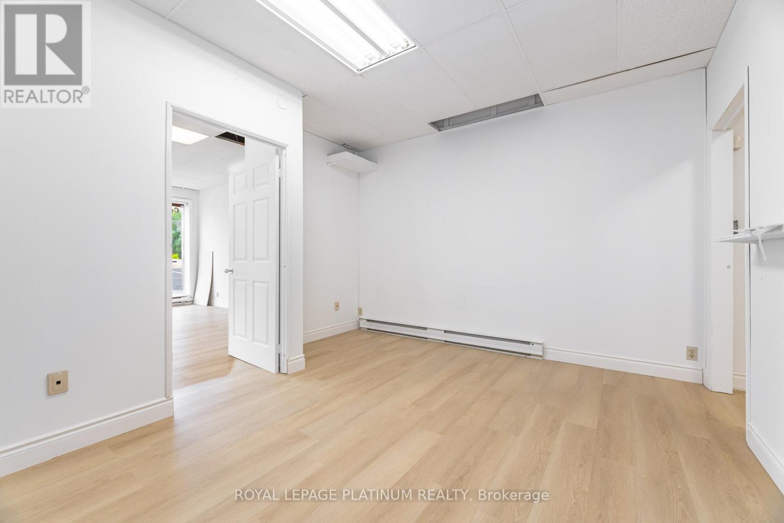 3 - 481 Dundas Street W, Belleville, Ontario  K8P 1B6 - Photo 13 - X12395301