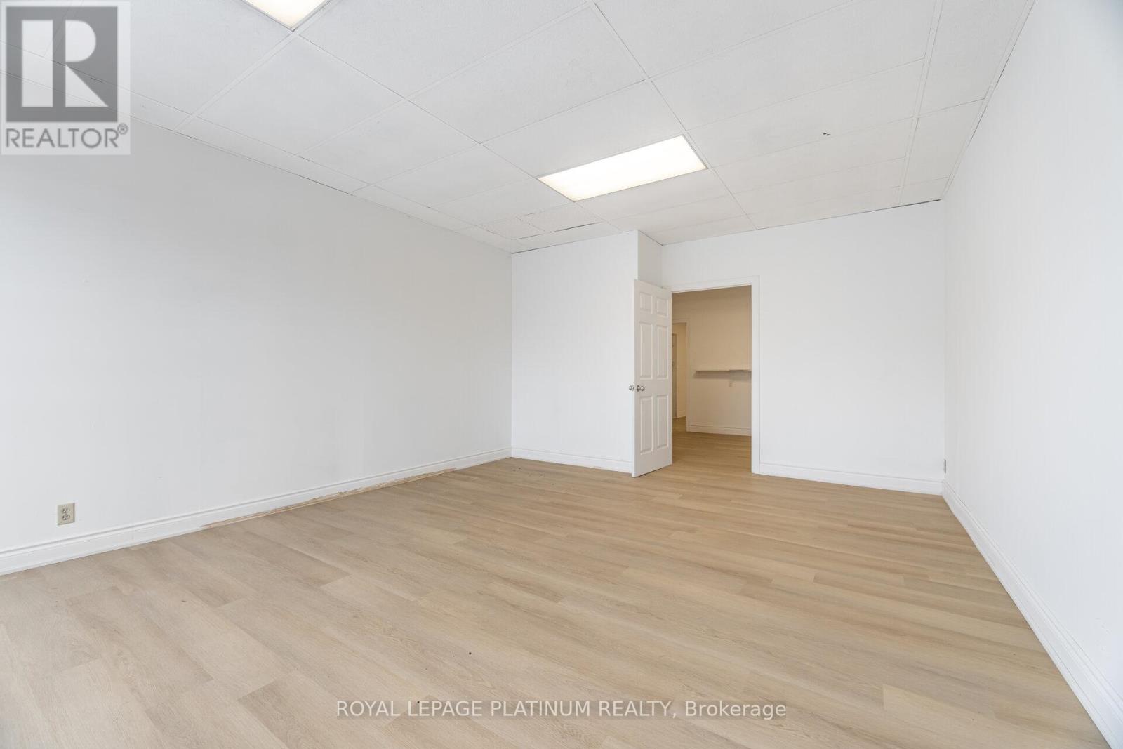 3 - 481 Dundas Street W, Belleville, Ontario  K8P 1B6 - Photo 9 - X12395301