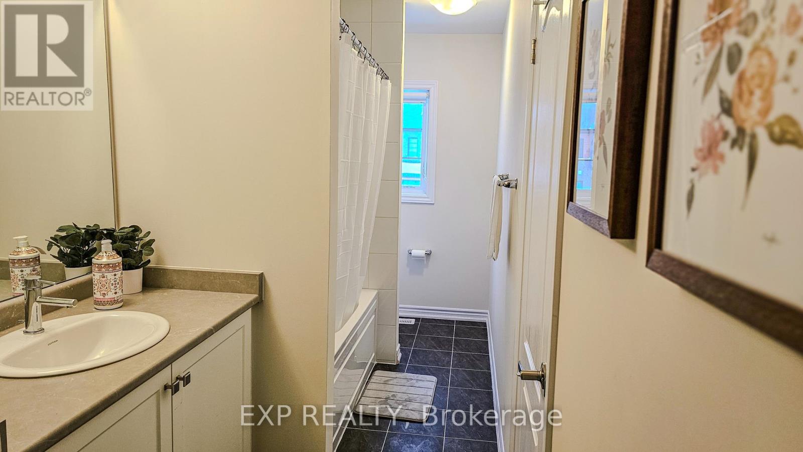 185 Vanilla Trail, Thorold (Rolling Meadows), Ontario  L2V 0L2 - Photo 34 - X12395327