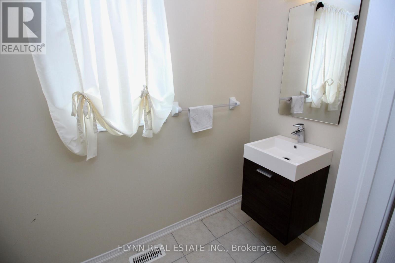 8444 Elderberry Drive, Niagara Falls, Ontario  L2H 0K6 - Photo 2 - X12395329