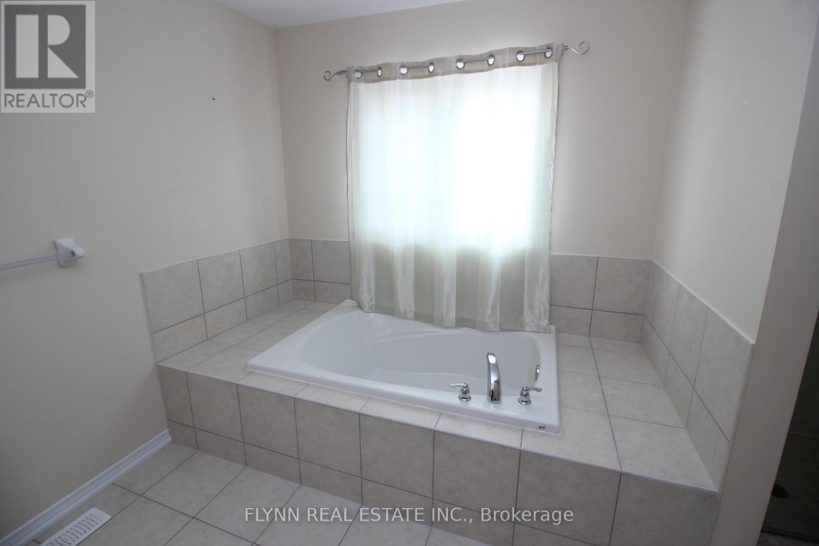8444 Elderberry Drive, Niagara Falls, Ontario  L2H 0K6 - Photo 24 - X12395329