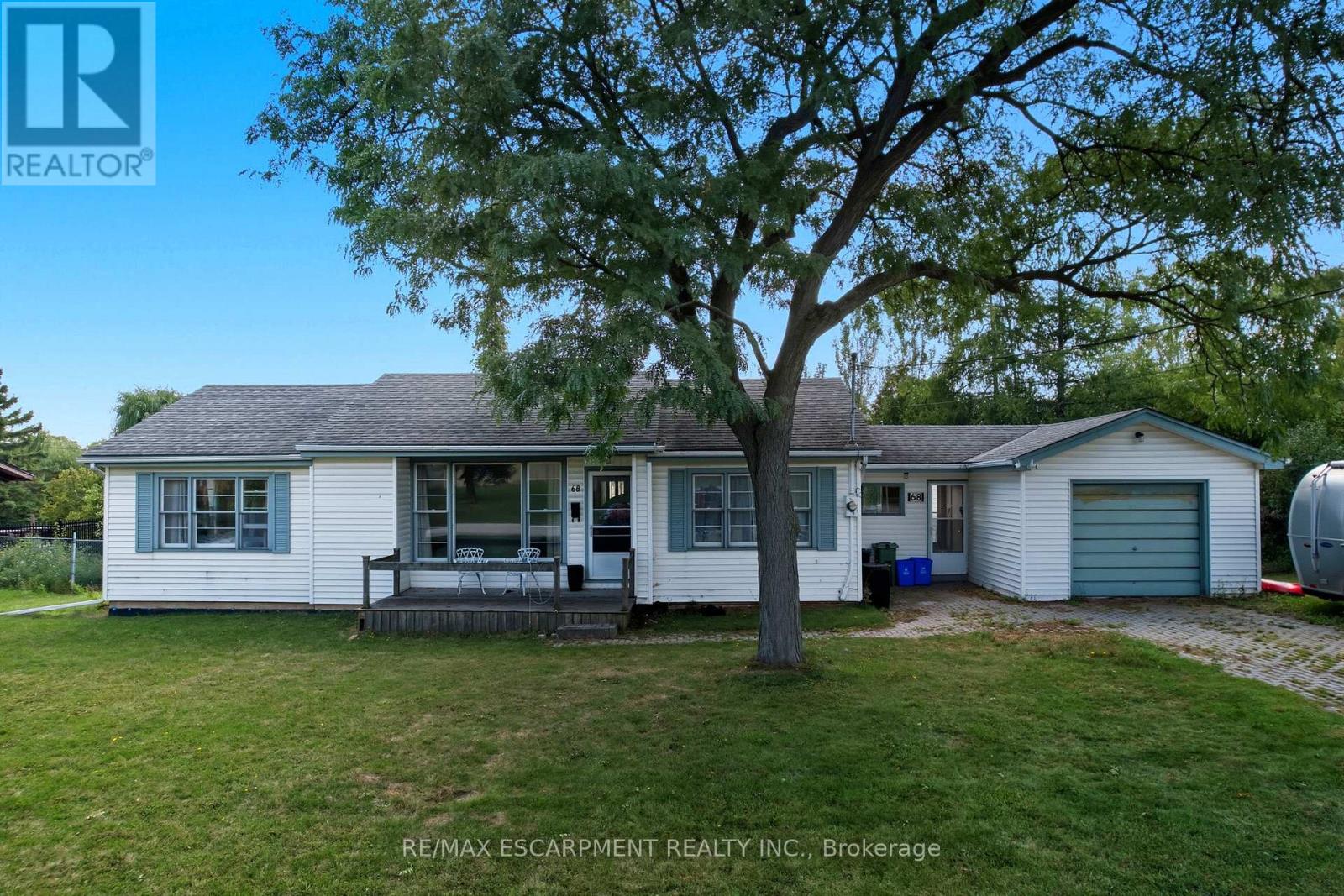 68 ATKINSON BOULEVARD, Hamilton, Ontario