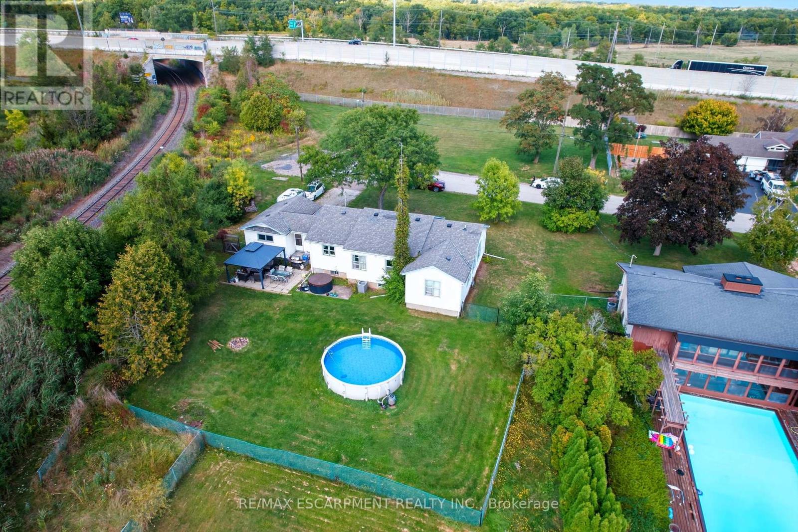 68 Atkinson Boulevard, Hamilton, Ontario  L9H 7A7 - Photo 14 - X12395349