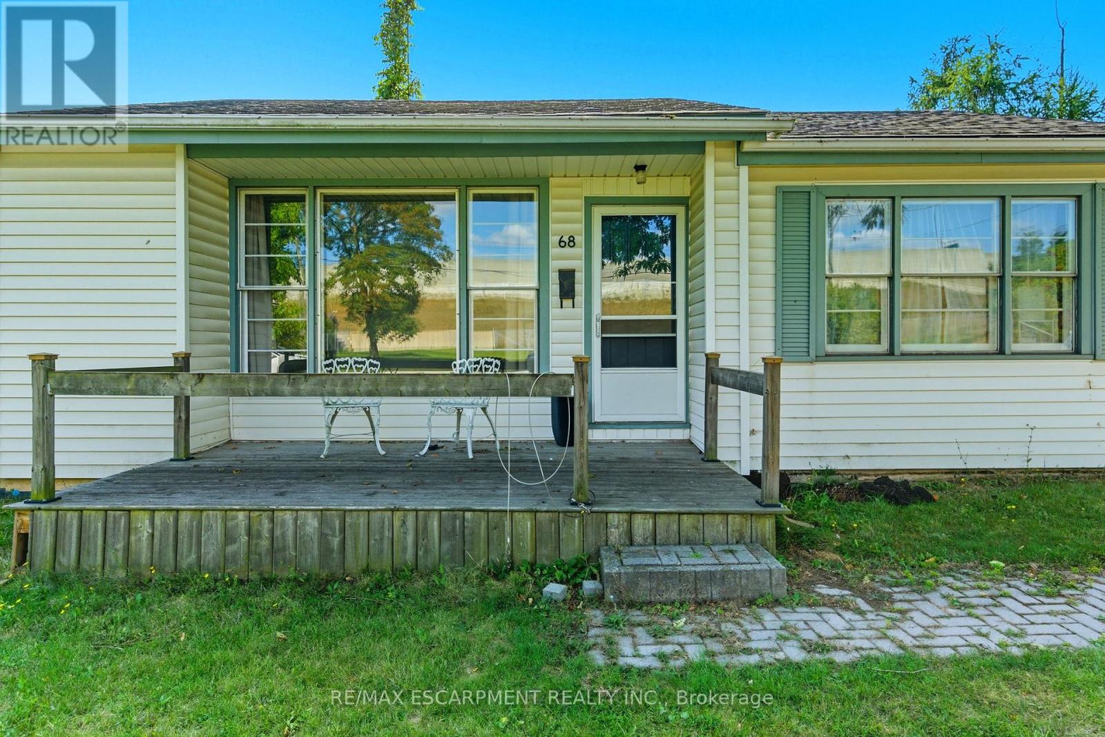 68 Atkinson Boulevard, Hamilton, Ontario  L9H 7A7 - Photo 3 - X12395349