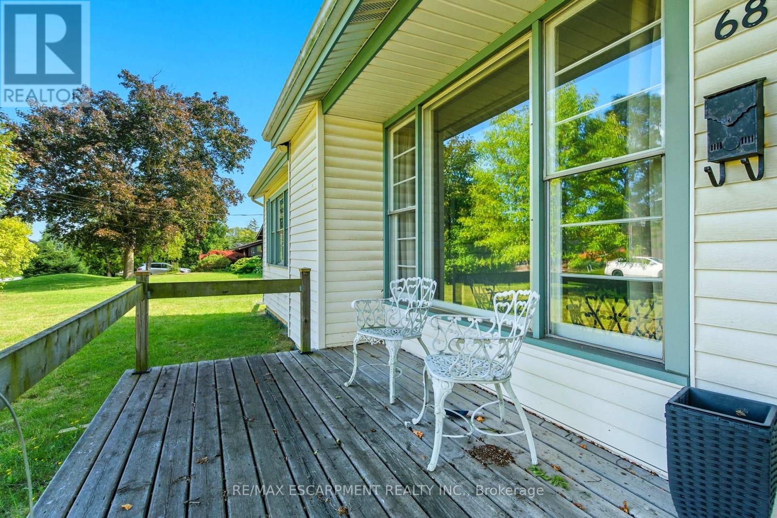 68 Atkinson Boulevard, Hamilton, Ontario  L9H 7A7 - Photo 4 - X12395349