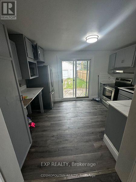 6564 Level Avenue, Niagara Falls, Ontario  L2G 4B7 - Photo 3 - X12395366