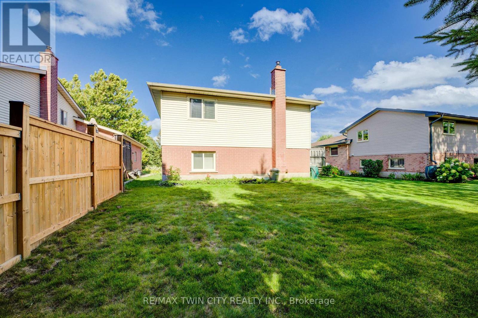 489 Northlake Drive, Waterloo, Ontario  N2V 1V5 - Photo 21 - X12395371