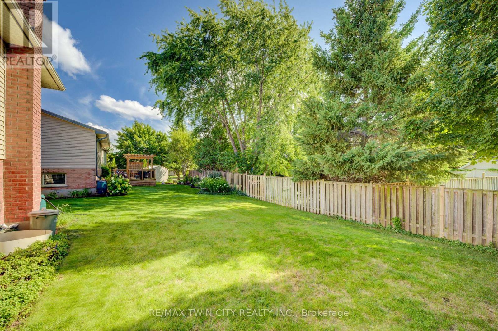 489 Northlake Drive, Waterloo, Ontario  N2V 1V5 - Photo 22 - X12395371