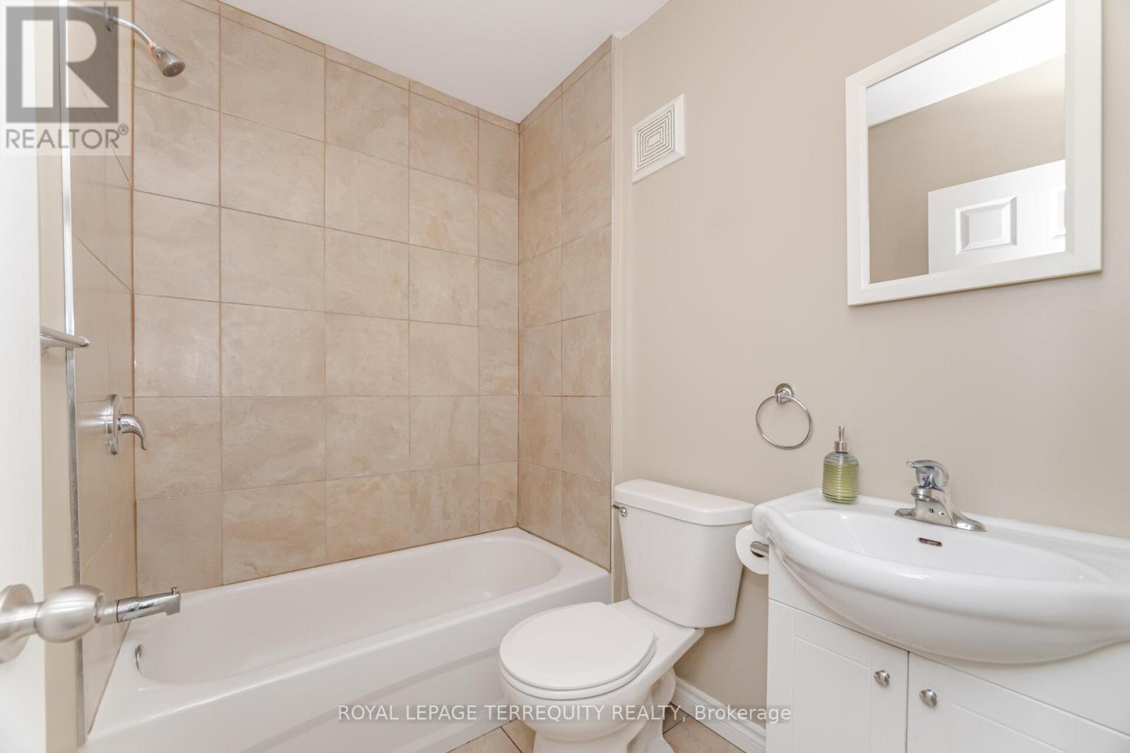 61 Mcanulty Boulevard, Hamilton, Ontario  L8H 3G9 - Photo 24 - X12395380