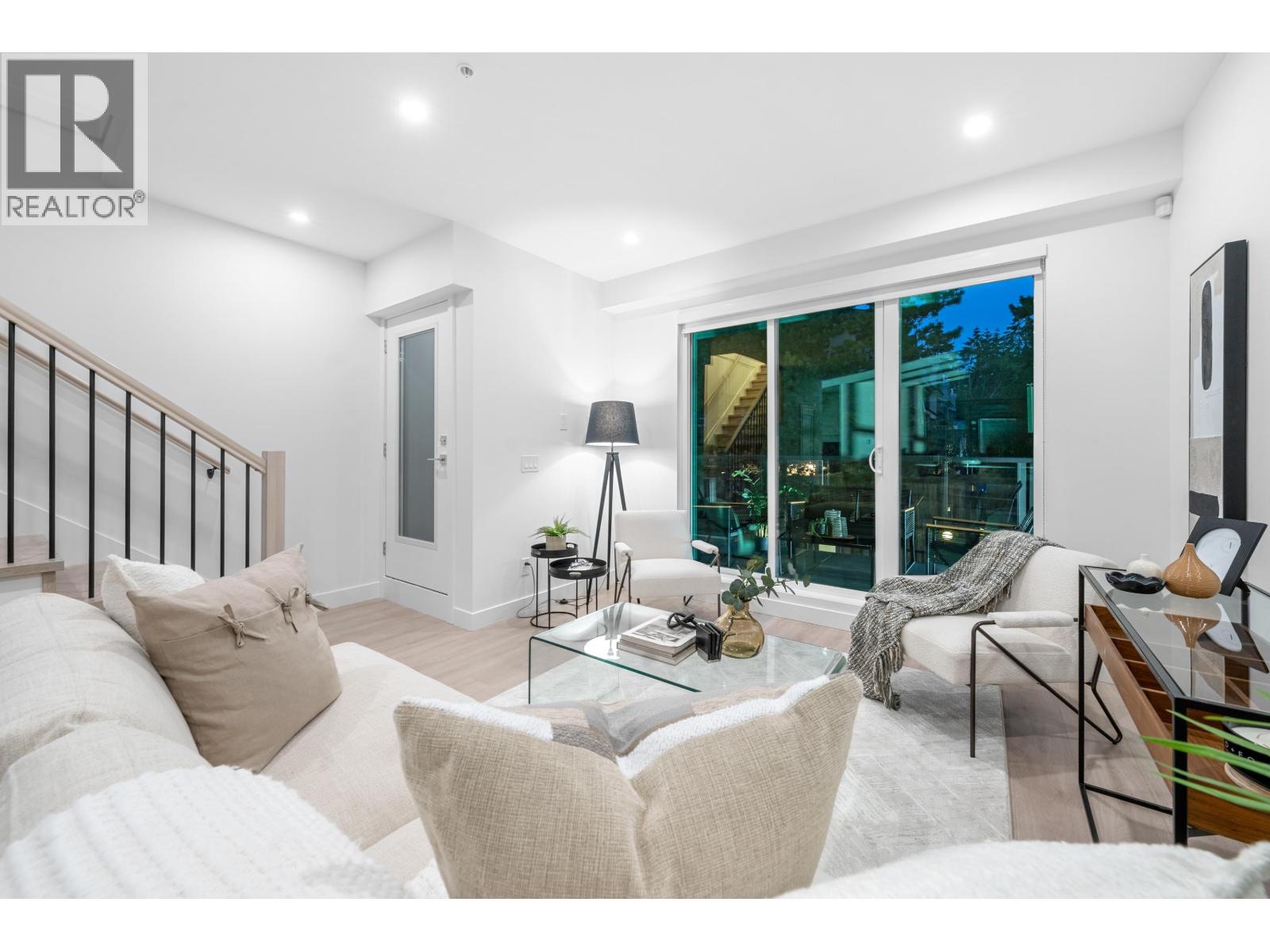 207 7161 17th Avenue, Burnaby, British Columbia  V3N 0K1 - Photo 33 - R3046337