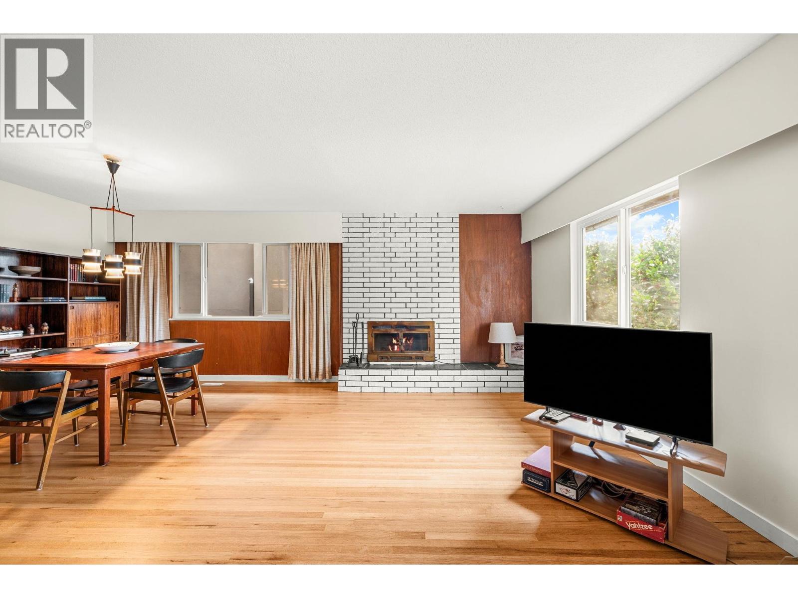 Property at 1560 BURRILL AVENUE image 4