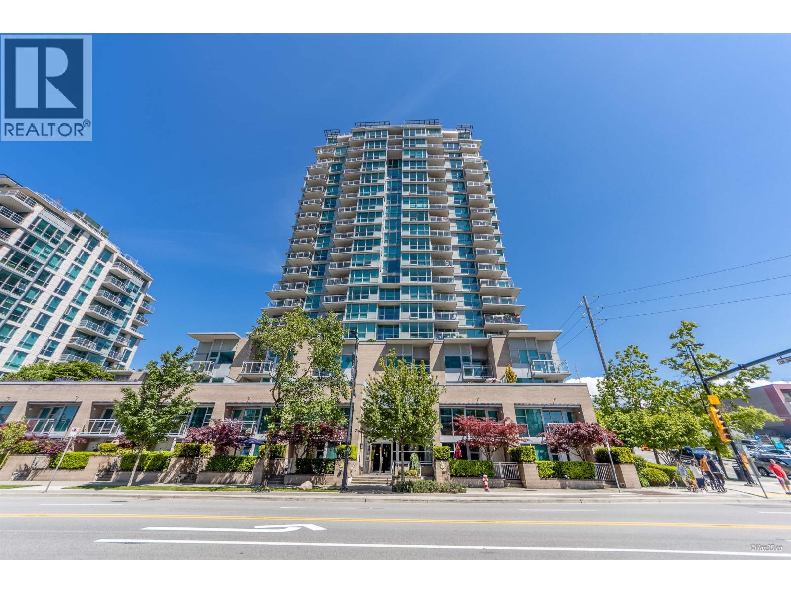 1002 188 E Esplanade Esplanade, North Vancouver, British Columbia  V7L 4Y1 - Photo 2 - R3045693