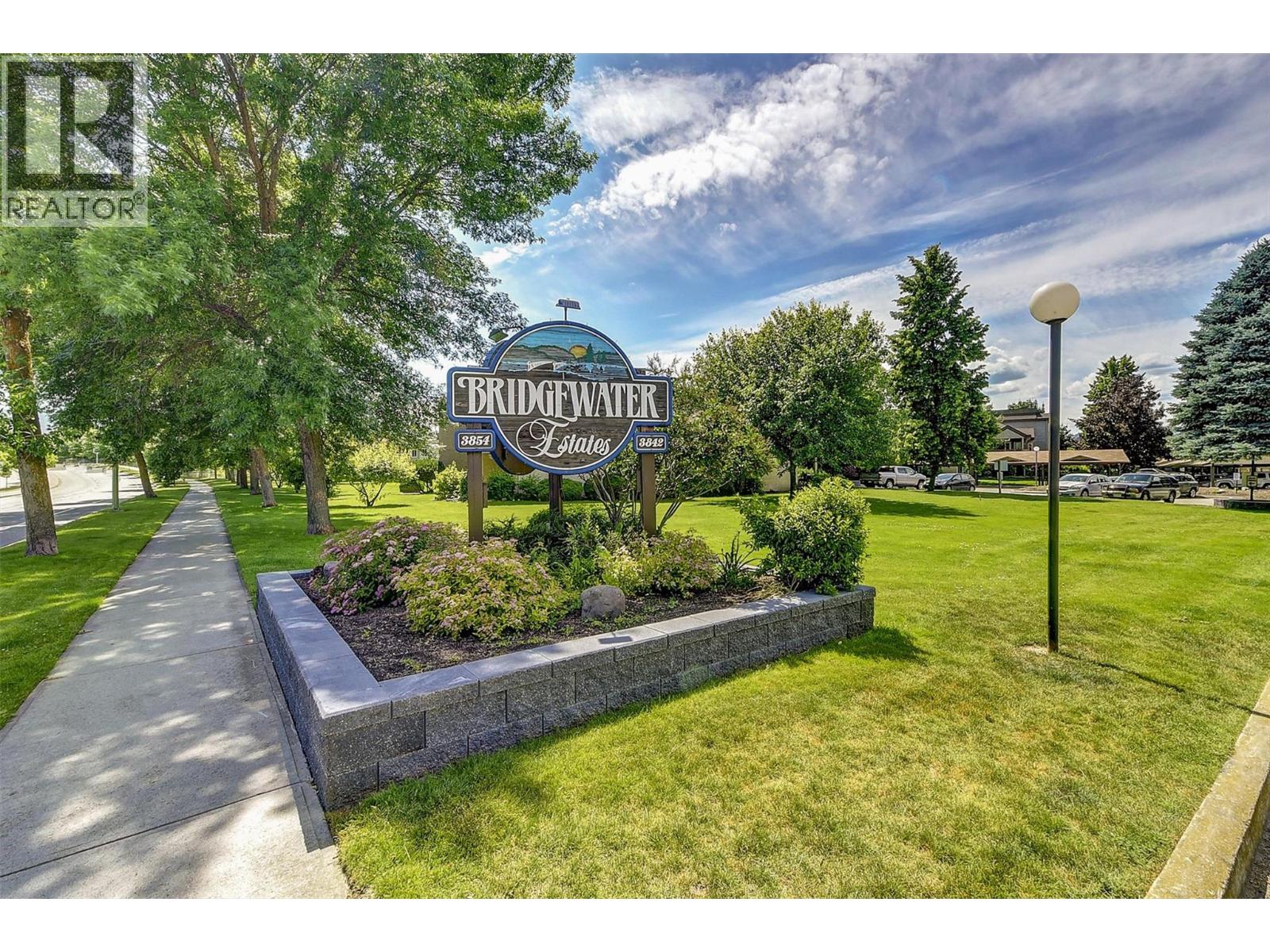3842 Gordon Drive Unit# 313, Kelowna, British Columbia