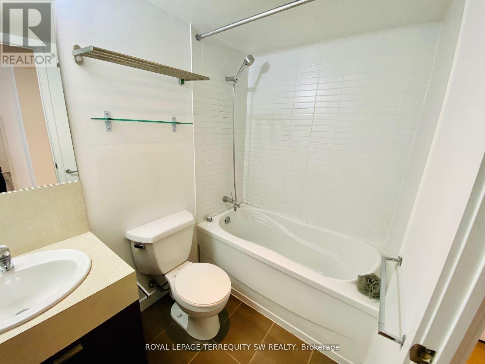 707 - 110 Charles Street E, Toronto, Ontario  M4Y 2W7 - Photo 10 - C12395393