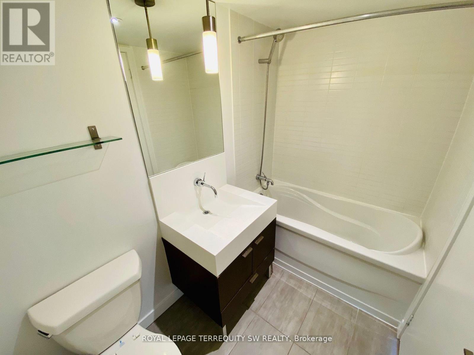 707 - 110 Charles Street E, Toronto, Ontario  M4Y 2W7 - Photo 13 - C12395393