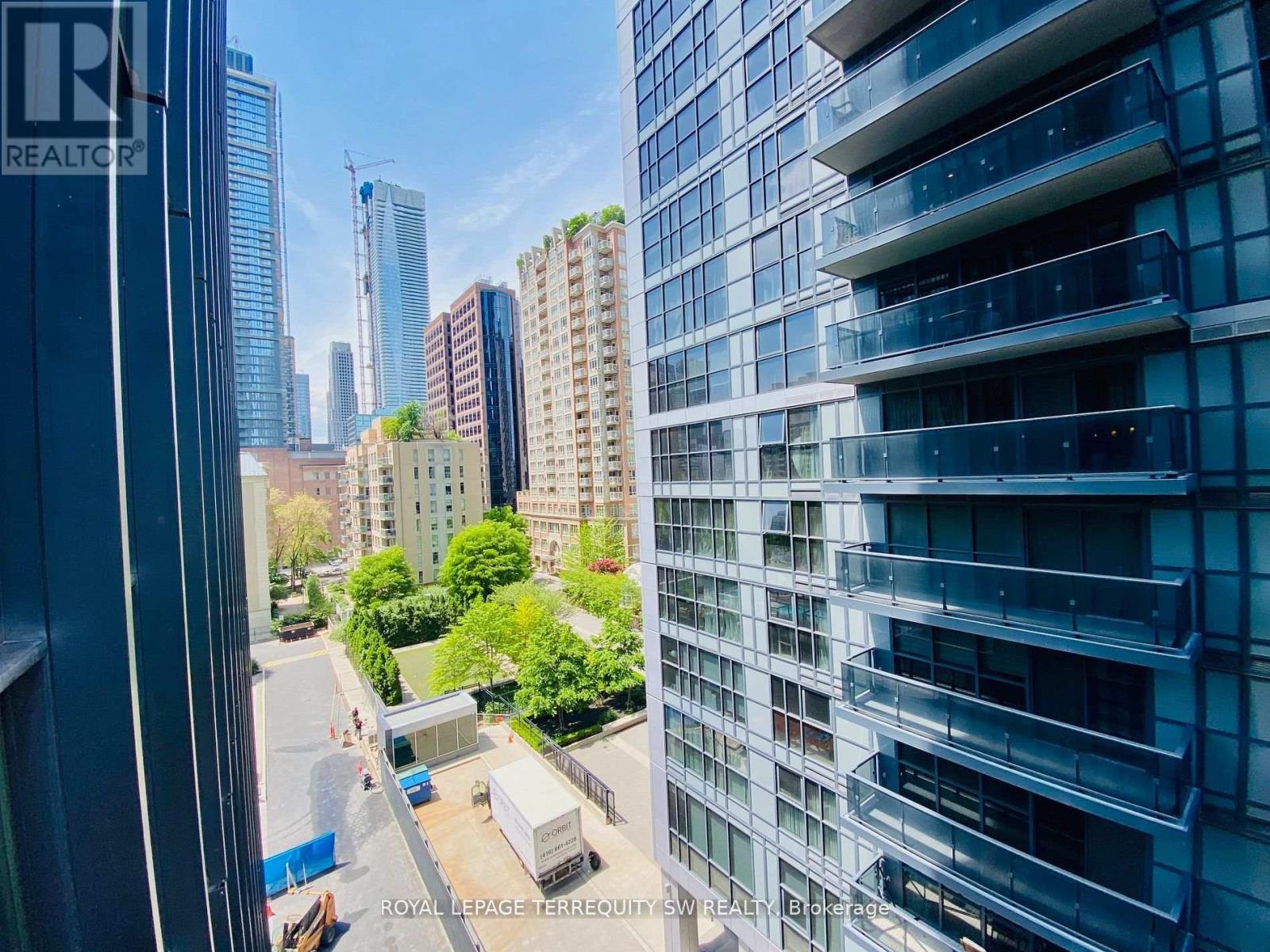 707 - 110 Charles Street E, Toronto, Ontario  M4Y 2W7 - Photo 26 - C12395393