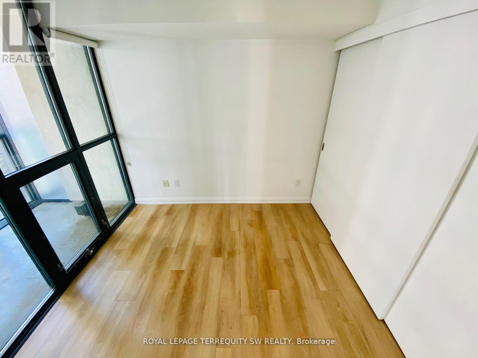 707 - 110 Charles Street E, Toronto, Ontario  M4Y 2W7 - Photo 9 - C12395393