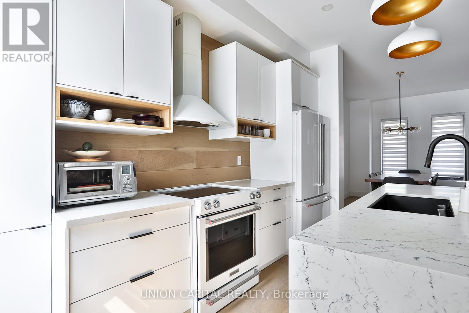 21 Alma Avenue, Toronto, Ontario  M6J 1N2 - Photo 2 - C12393096