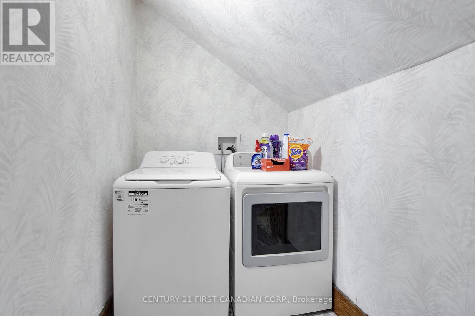 Photo 21 of 44 for 196 Queen Street