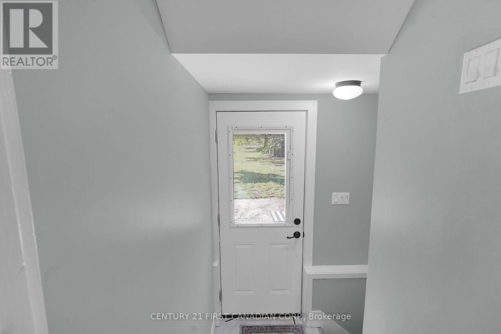 196 Queen Street, West Elgin, Ontario  N0L 2C0 - Photo 26 - X12227092