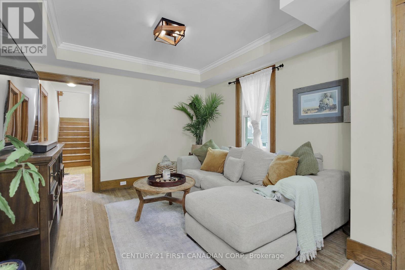 196 Queen Street, West Elgin, Ontario  N0L 2C0 - Photo 3 - X12227092