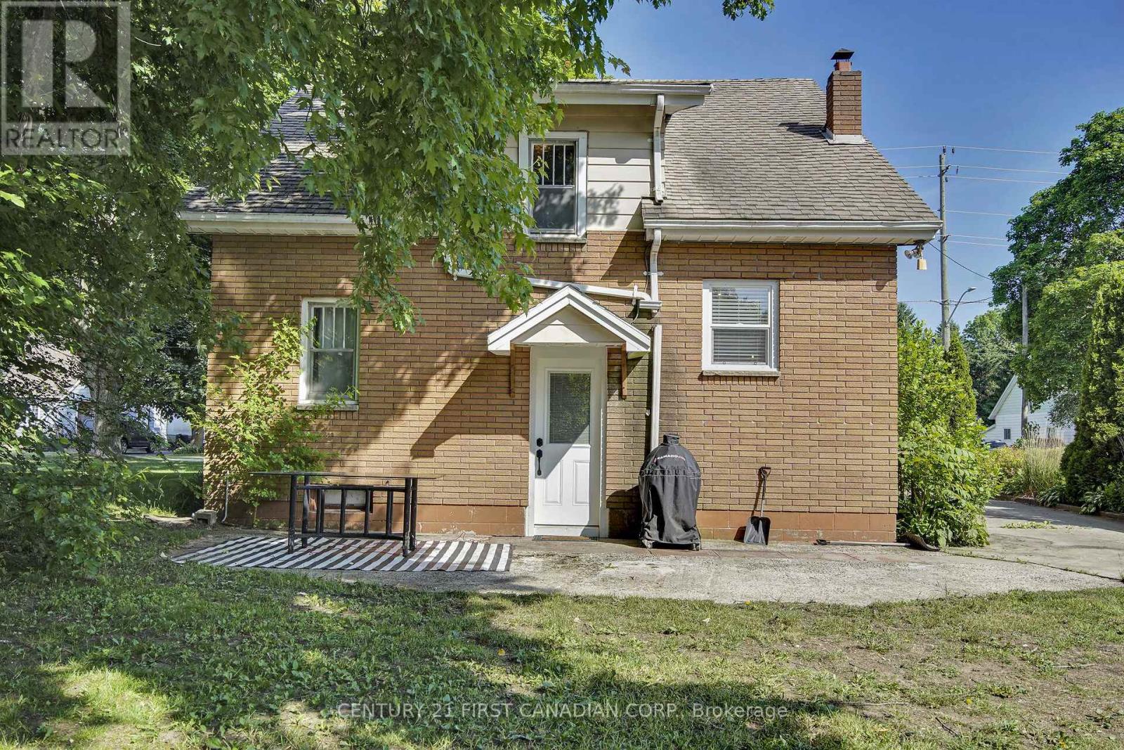 196 Queen Street, West Elgin, Ontario  N0L 2C0 - Photo 36 - X12227092