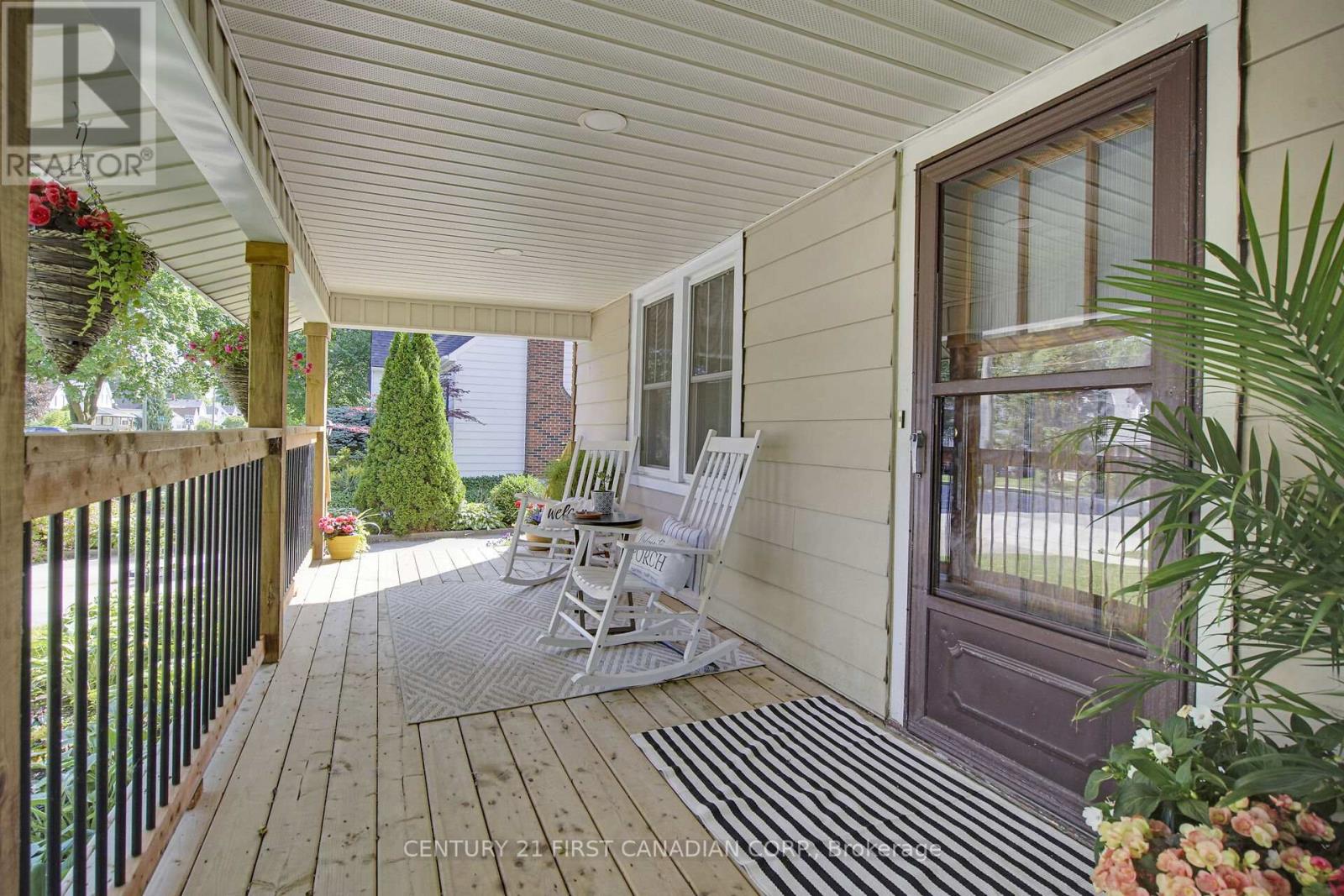 196 Queen Street, West Elgin, Ontario  N0L 2C0 - Photo 39 - X12227092