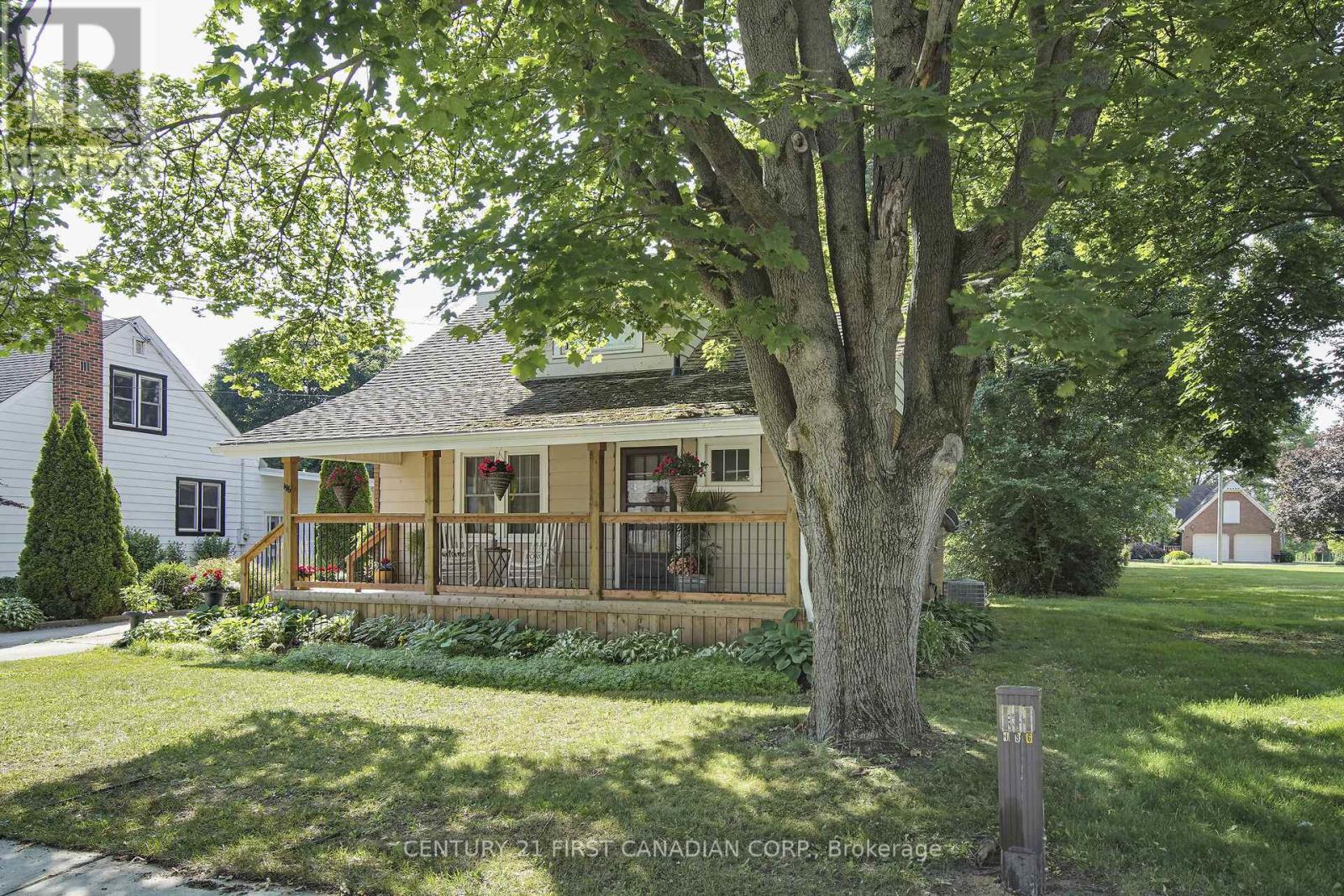 196 Queen Street, West Elgin, Ontario  N0L 2C0 - Photo 44 - X12227092