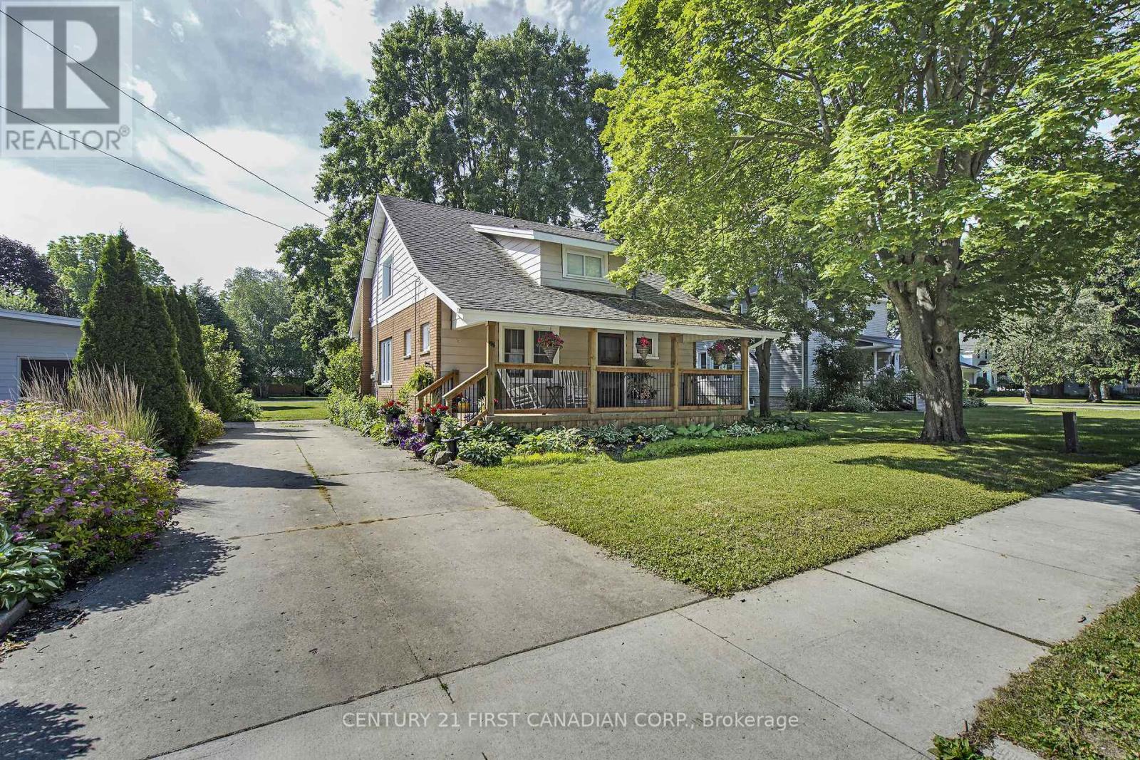 196 Queen Street, West Elgin, Ontario  N0L 2C0 - Photo 41 - X12227092