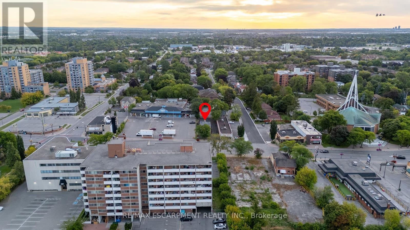 10329 Yonge Street, Richmond Hill (North Richvale), Ontario  L4C 3C1 - Photo 10 - N12283463